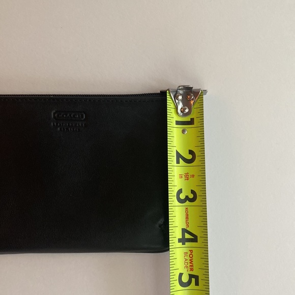 Coach smooth leather wristlet wallet credit card case black silver excellent - Picture 11 of 11
